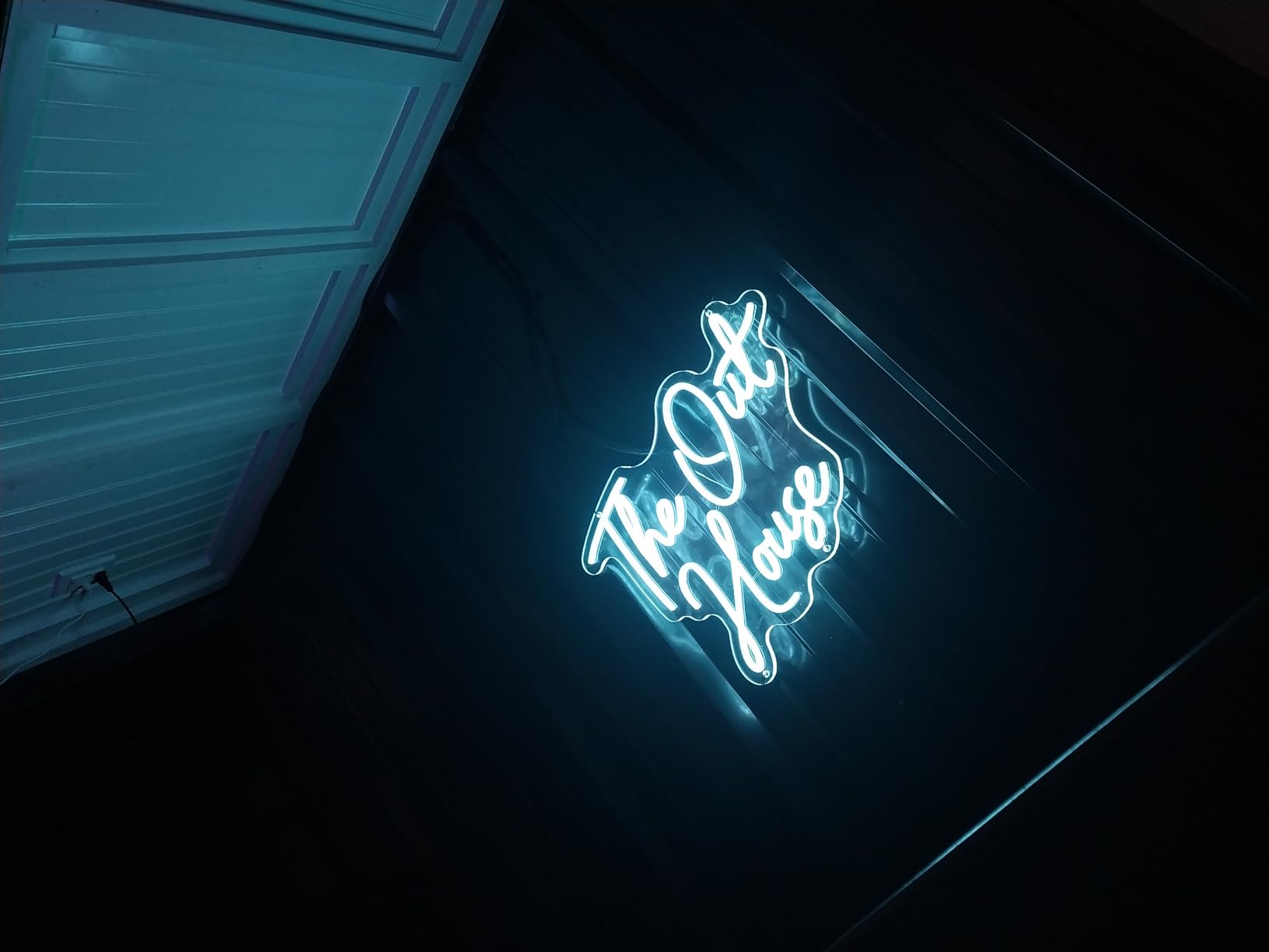 Events neon sign install 101