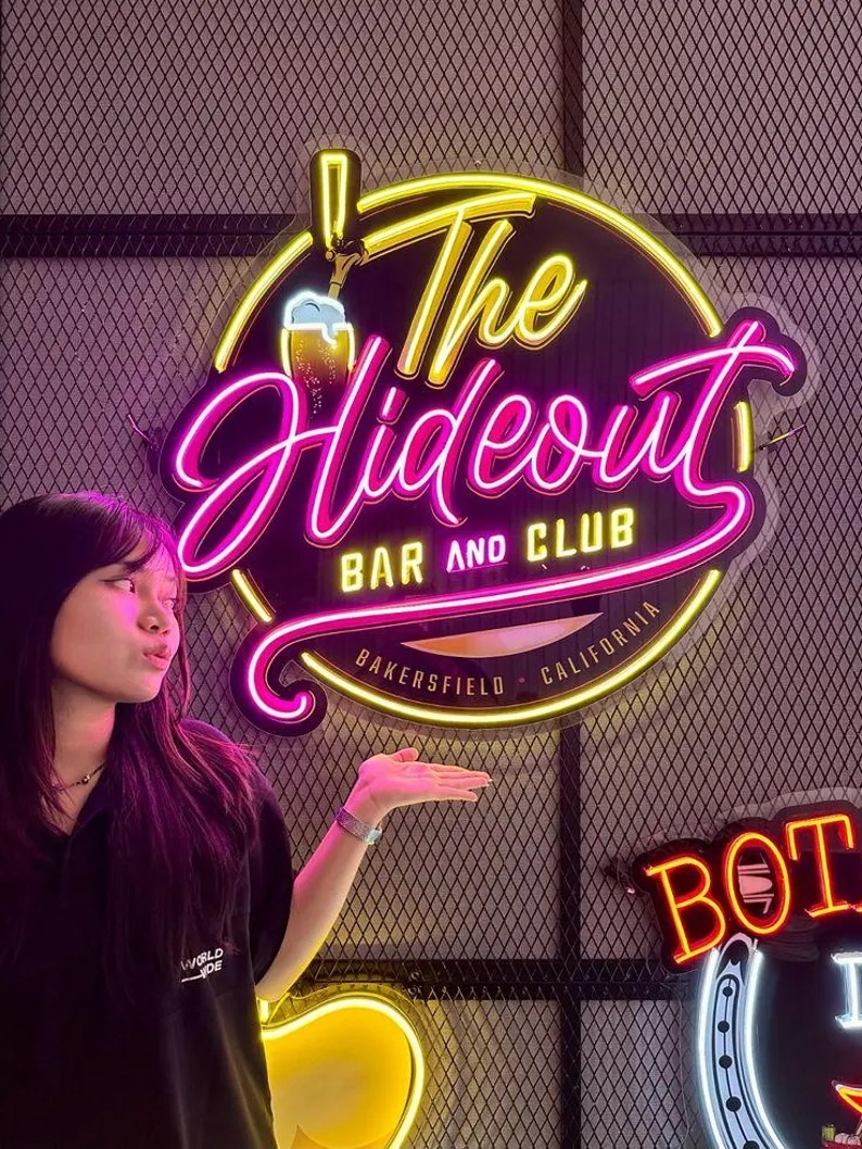 Restaurants neon sign install 186